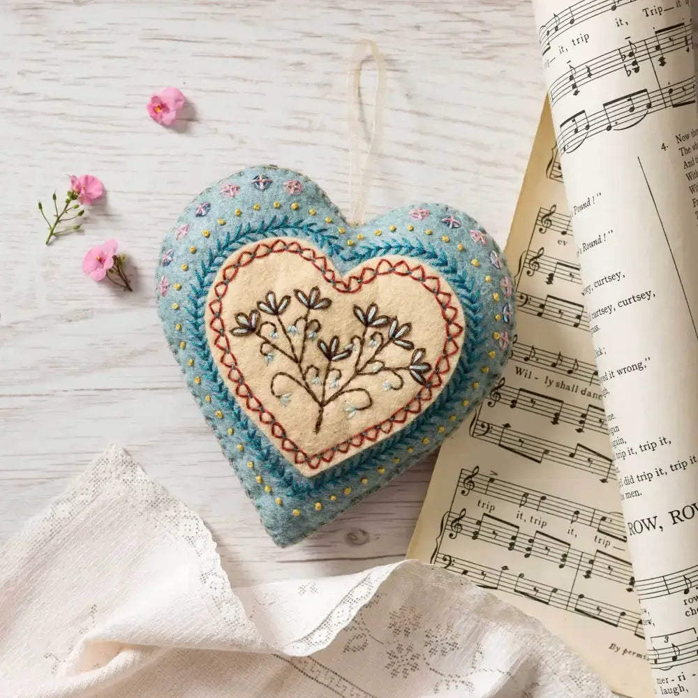 Embroidered Heart Felt Craft Mini Kit - Felt craft kits