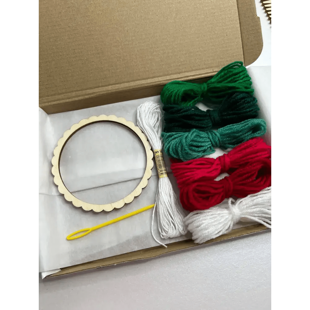 Mini Circle DIY Weaving Kit - The Red Squirrel