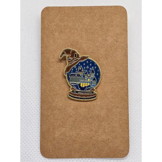 Tv and movie themed pin badges - Alloy Castle snow globe - Pin badges