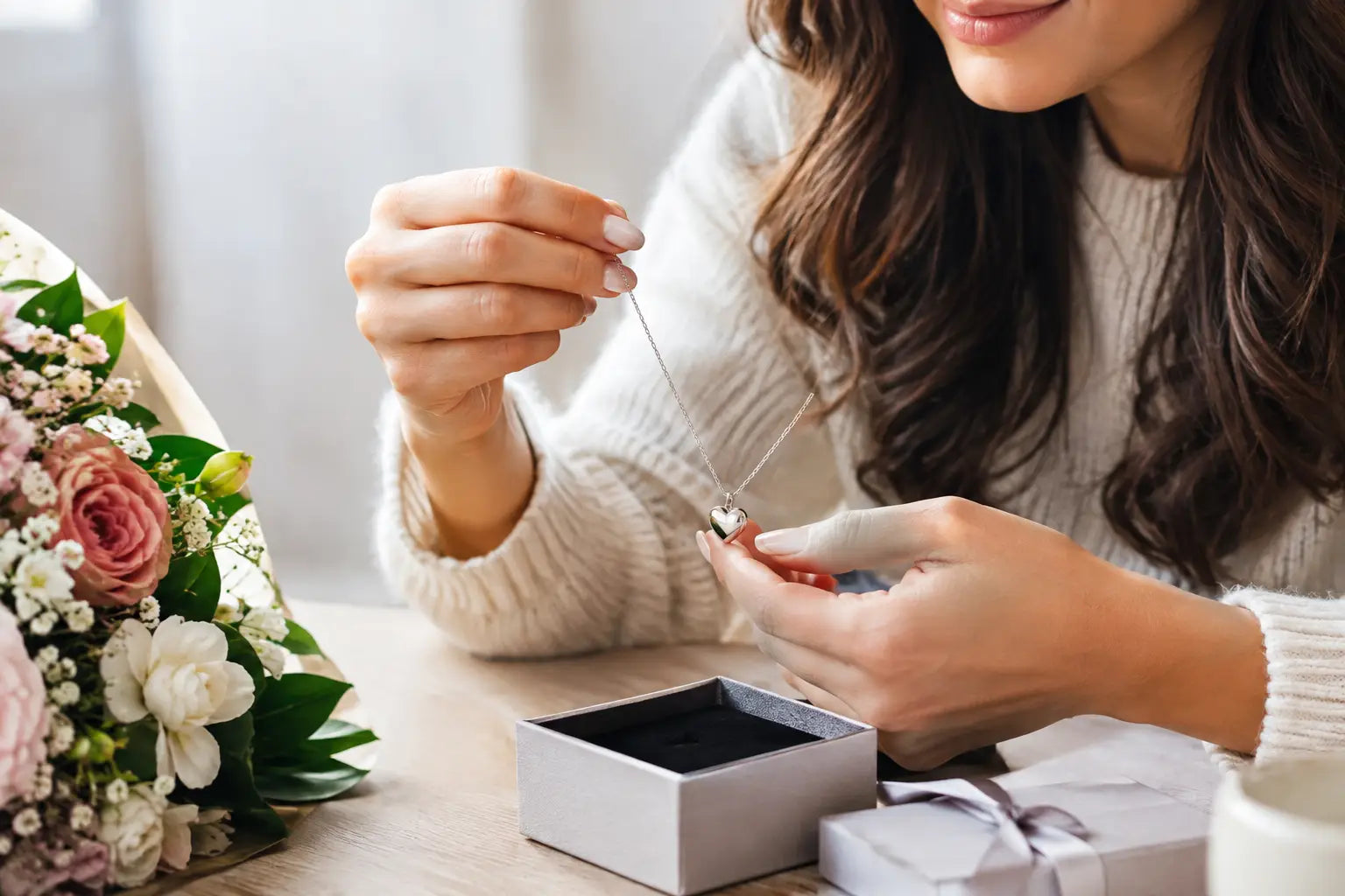 How to Choose Gift Jewellery They’ll Treasure