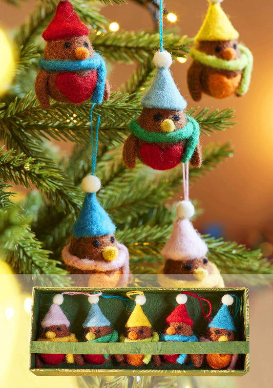 Set of 5 Hanging Felt Robin Christmas Decorations - The Red Squirrel