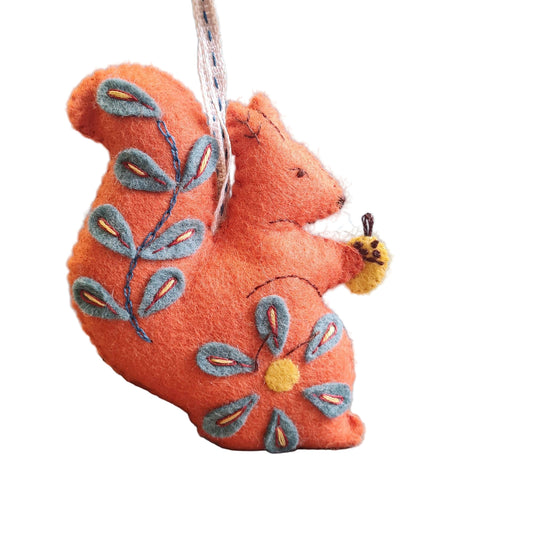 Folk Squirrel Felt Craft Mini Kit - The Red Squirrel
