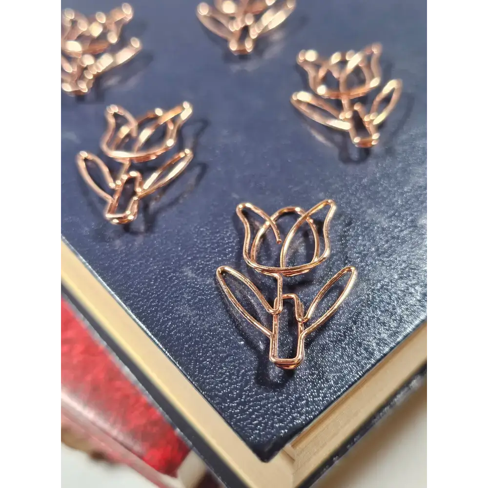 20 Tulip Paper clips in a tin - paper clips