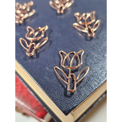 20 Tulip Paper clips in a tin - paper clips