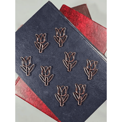 20 Tulip Paper clips in a tin