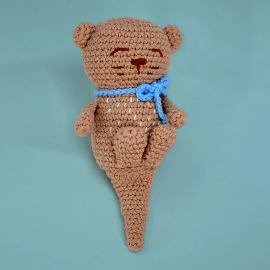 Knitty Critters - Pouch Pals - Ozzy Otter - The Red Squirrel