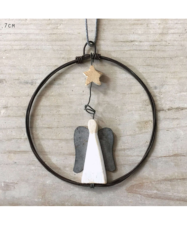 Small rusty wire wreath - Angel - East of India