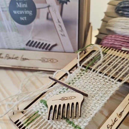 Wooden Rocket Loom - Mini loom kits featuring Galway wool