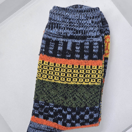 Beautiful pattern Winter Socks - size 7-11 Blue Heel