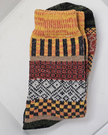 Beautiful pattern Winter Socks - size 7-11 Dark Green Heel