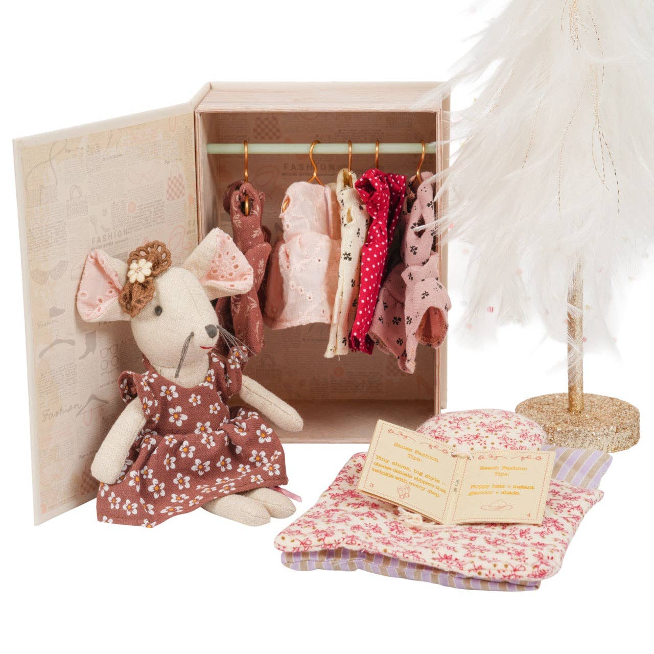 Mouselle - A mouse with her own wardrobe - The Red Squirrel