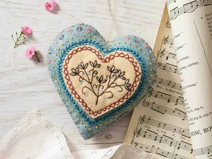 Embroidered Heart Felt Craft Mini Kit