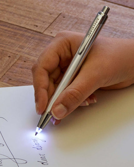 Flashlight Pen - A working refillable pen with a light in it