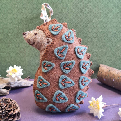 Folk Hedgehog Felt Craft Mini Kit - The Red Squirrel