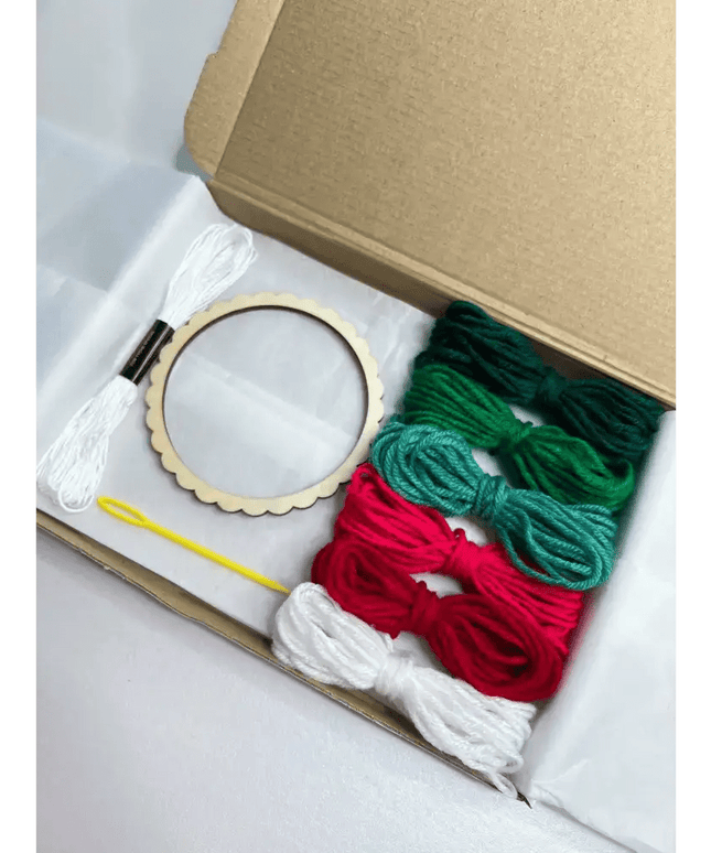 Mini Circle DIY Weaving Kit - Craft Your Own Round Masterpiece