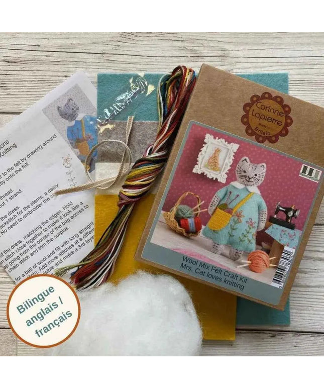 Mrs. Cat Loves Knitting Felt Craft Mini Kit