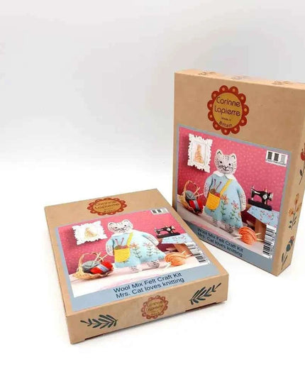 Mrs. Cat Loves Knitting Felt Craft Mini Kit