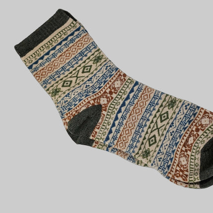 Beautiful pattern Winter Socks - size 4-7 Dark Green Heel